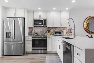 3499 Oaks Way, Pompano Beach, FL 33069 - Photo 9