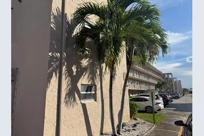 725 Lori Drive #107, Palm Springs, FL 33461 - Photo 3