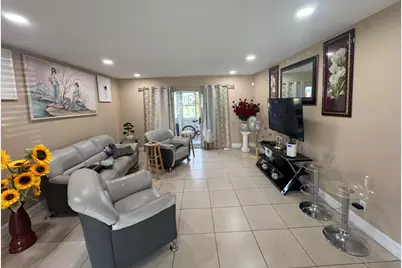 725 Lori Drive #107, Palm Springs, FL 33461 - Photo 13