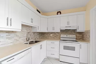 4000 NW 44th Avenue #207, Lauderdale Lakes, FL 33319 - Photo 9