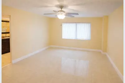 8020 Hampton Boulevard #204, North Lauderdale, FL 33068 - Photo 5