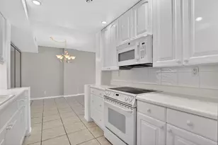250 NE 20th St, Boca Raton, FL 33431 - Photo 5