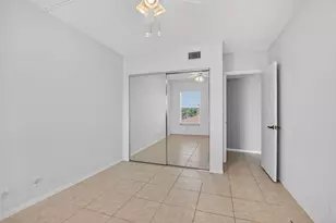 250 NE 20th St, Boca Raton, FL 33431 - Photo 17