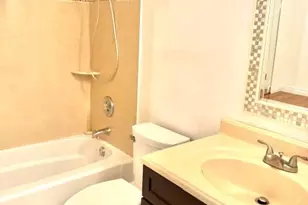 2810 N Oakland Forest Dr, Oakland Park, FL 33309 - Photo 13