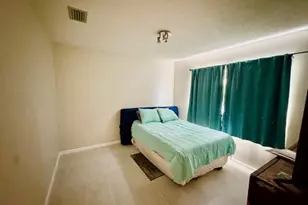 2810 NW 8th Ct, Fort Lauderdale, FL 33311 - Photo 9