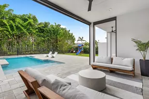 8227 Oceanus Dr, Boca Raton, FL 33496 - Photo 9