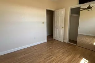 1811 NE 43rd St, Oakland Park, FL 33308 - Photo 11