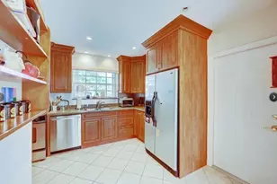 1811 NE 43rd St, Oakland Park, FL 33308 - Photo 7