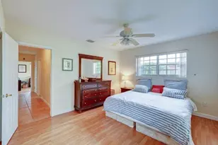 1811 NE 43rd St, Oakland Park, FL 33308 - Photo 9