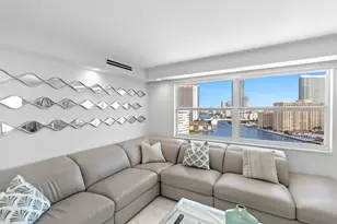 121 Golden Isles Dr, Hallandale Beach, FL 33009 - Photo 27