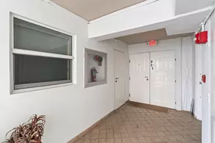 121 Golden Isles Dr, Hallandale Beach, FL 33009 - Photo 13