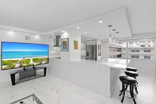 121 Golden Isles Dr, Hallandale Beach, FL 33009 - Photo 29