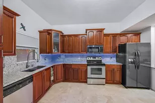 1610 Presidential Way, West Palm Beach, FL 33401 - Photo 5