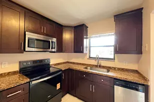 21890 Lake Forest Cir, Boca Raton, FL 33433 - Photo 5