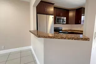 21890 Lake Forest Cir, Boca Raton, FL 33433 - Photo 9