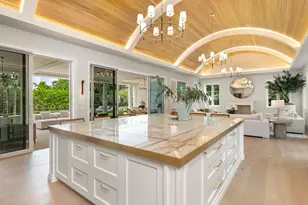 122 Bloomfield Dr, West Palm Beach, FL 33405 - Photo 9