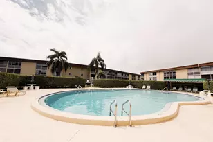 600 Village Green Ct, Palm Springs, FL 33461 - Photo 15