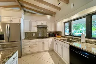 2725 NE 27th Ct, Fort Lauderdale, FL 33306 - Photo 13