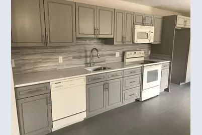 142 SW 8th Avenue #Apt D, Delray Beach, FL 33444 - Photo 3