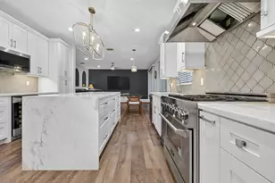 552 Penta Ct, Weston, FL 33327 - Photo 13