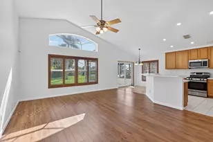 1021 SE Westminster Pl, Stuart, FL 34997 - Photo 3