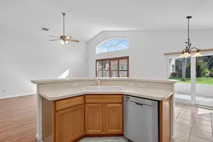 1021 SE Westminster Pl, Stuart, FL 34997 - Photo 23