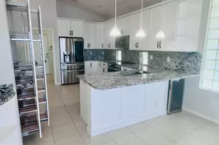 9360 Cove Point Cir, Boynton Beach, FL 33472 - Photo 9