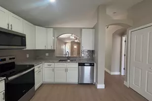 1001 Harvest Moon Dr, Seffner, FL 33584 - Photo 3