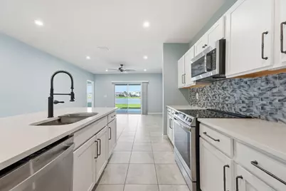 812 Persimmon Place, Fort Pierce, FL 34981 - Photo 9