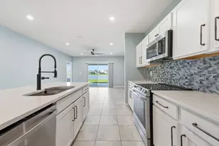 812 Persimmon Pl, Fort Pierce, FL 34981 - Photo 9