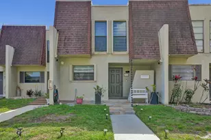 8992 Palm Tree Ln, Pembroke Pines, FL 33024 - Photo 37