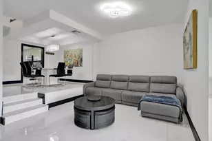 8992 Palm Tree Ln, Pembroke Pines, FL 33024 - Photo 13