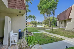 8992 Palm Tree Ln, Pembroke Pines, FL 33024 - Photo 33