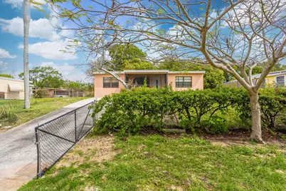 131 Ficus Tree Drive, Lantana, FL 33462 - Photo 1