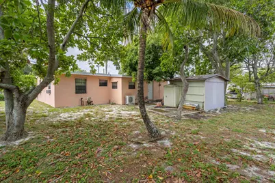 131 Ficus Tree Drive, Lantana, FL 33462 - Photo 25