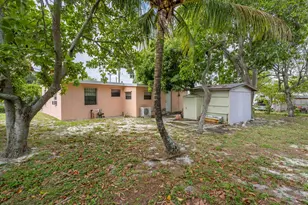 131 Ficus Tree Dr, Lantana, FL 33462 - Photo 25