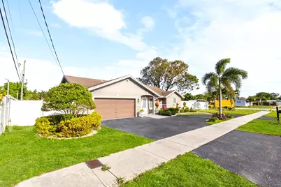 4040 NE 6th Avenue, Deerfield Beach, FL 33064 - Photo 3