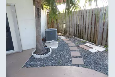 3845 Victoria Drive, West Palm Beach, FL 33406 - Photo 7