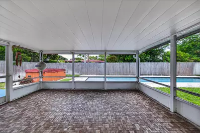 3213 Dover Road, Pompano Beach, FL 33062 - Photo 9