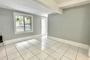 313 S Lakeside Dr, Lake Worth Beach, FL 33460 - Photo 5