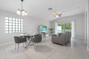 6791 Lantern Key Dr, Lake Worth, FL 33463 - Photo 9