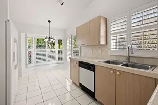 363 SW 161st Ave, Pembroke Pines, FL 33027 - Photo 11