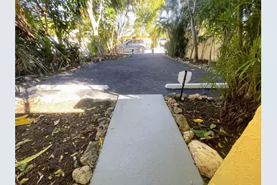 512 NW 43rd Place, Deerfield Beach, FL 33064 - Photo 9