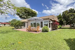 220 Seville J, Delray Beach, FL 33446 - Photo 3