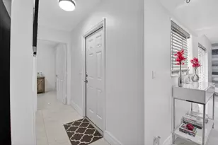 4310 Village Dr, Delray Beach, FL 33445 - Photo 9