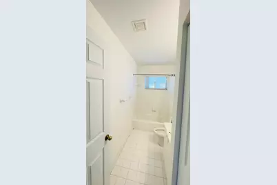 7634 NW 99th Way NW, Tamarac, FL 33321 - Photo 17