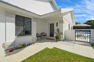 198 Ridge Rd, Jupiter, FL 33477 - Photo 3