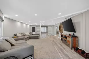 1570 NE 30th Pl, Oakland Park, FL 33334 - Photo 25