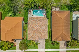 10652 Ivanhoe Ln, Wellington, FL 33414 - Photo 3