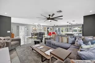 1721 NE 37th St, Oakland Park, FL 33334 - Photo 13